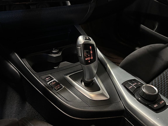 BMW 218d 16 of 22