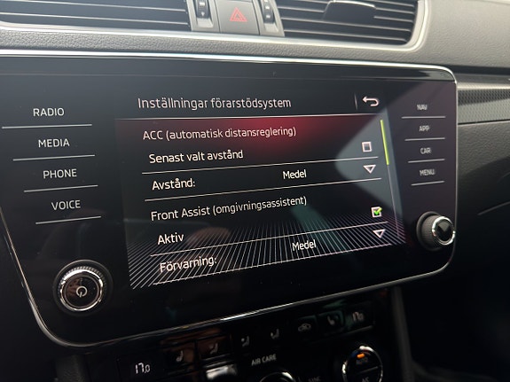 Skoda Superb 16 of 30