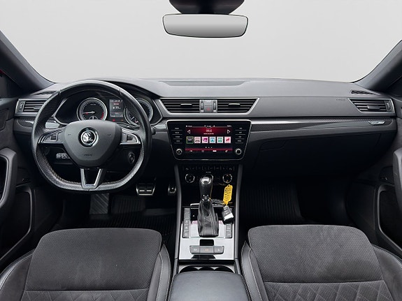 Skoda Superb 9 of 30