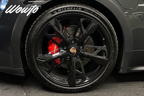 Porsche Taycan Cross Turismo 25 of 25