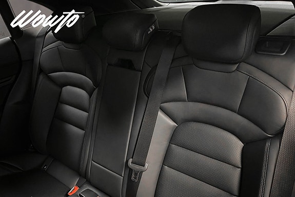 Porsche Taycan Cross Turismo 14 of 25