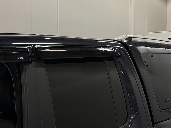Volkswagen Amarok 10 of 30