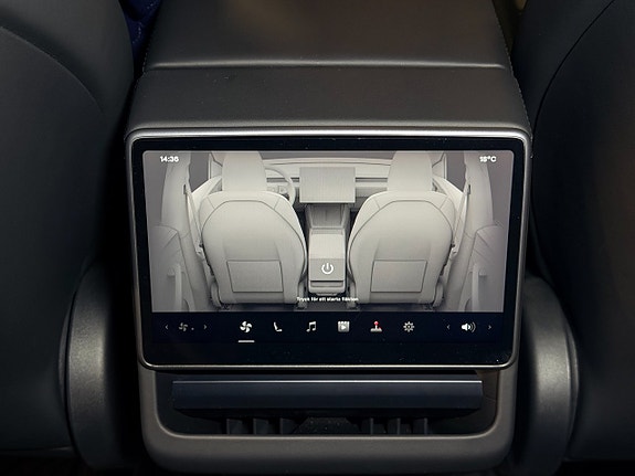 Tesla Model Y 17 of 18