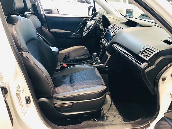 Subaru Forester 5 of 9