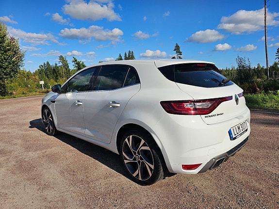 Renault Megane 2 of 8