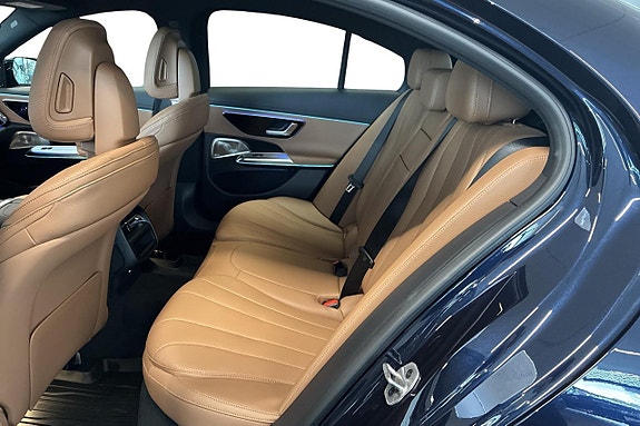 Mercedes-Benz E300 e 10 of 28