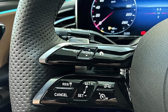 Mercedes-Benz E300 e 21 of 28