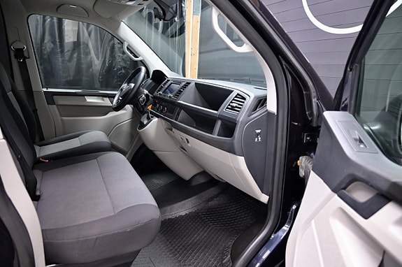Volkswagen Transporter 9 of 15