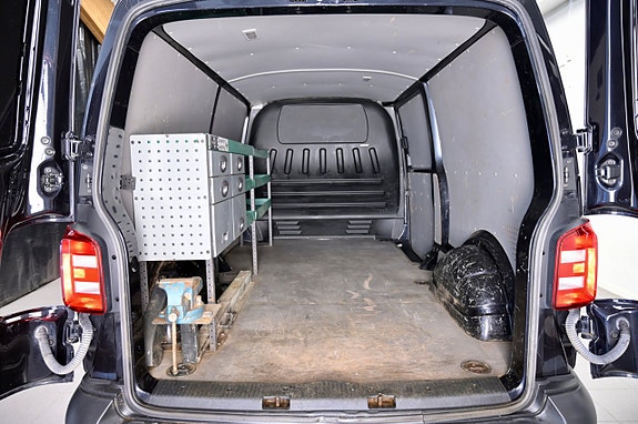 Volkswagen Transporter 7 of 15