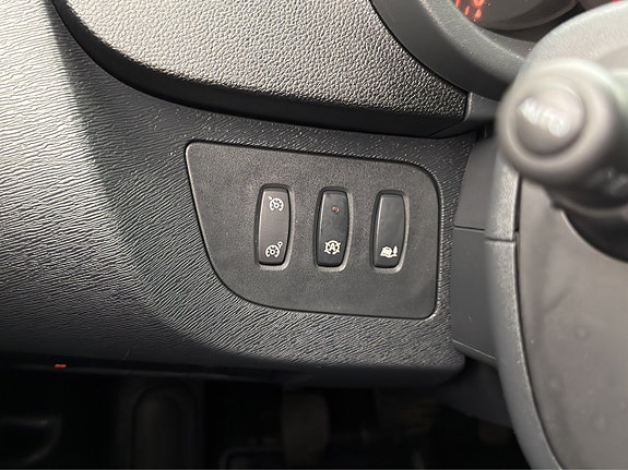 Nissan NV250 16 of 30