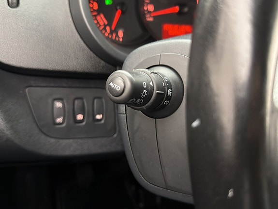 Nissan NV250 15 of 30