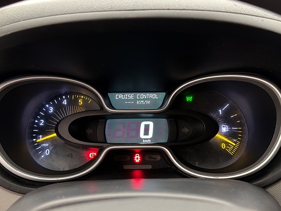 Nissan NV300 20 of 30