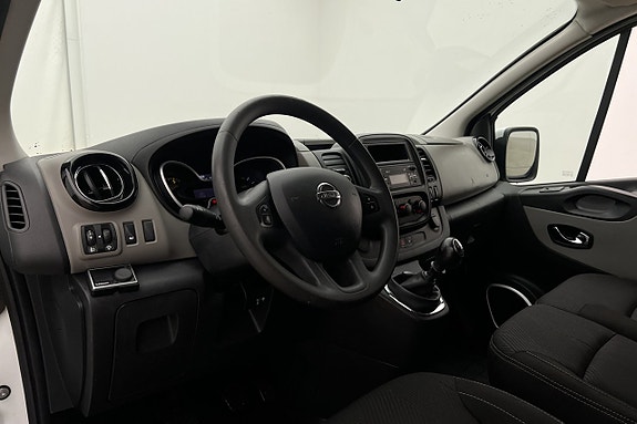 Nissan NV300 16 of 30