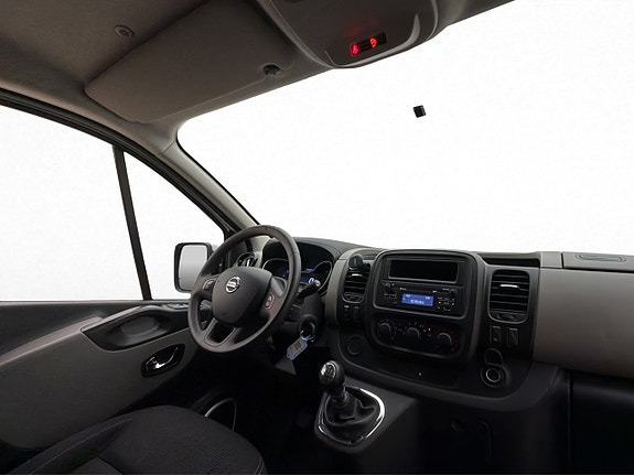 Nissan NV300 30 of 30
