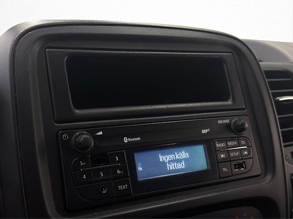 Nissan NV300 24 of 30