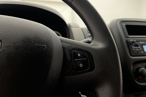 Nissan NV300 21 of 30