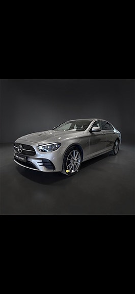 Mercedes-Benz E220 d 2 of 16
