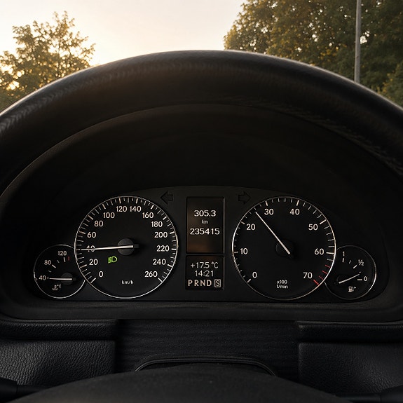 Mercedes-Benz C180 9 of 10