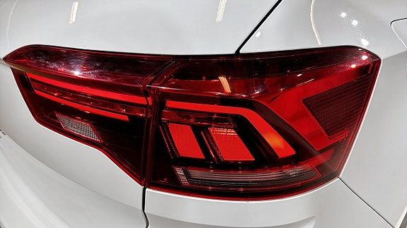 Volkswagen T-Roc 13 of 19