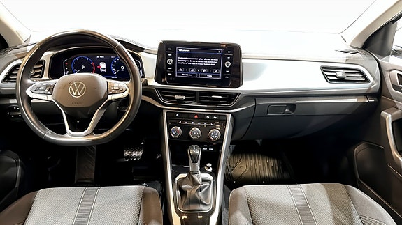 Volkswagen T-Roc 10 of 19