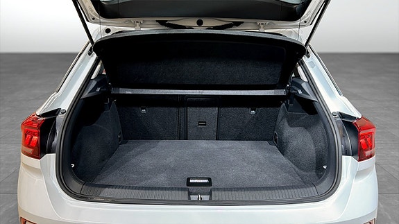 Volkswagen T-Roc 12 of 19