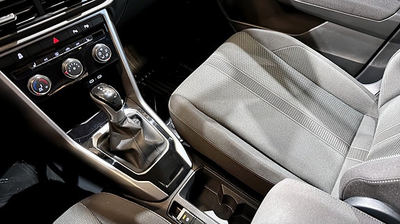 Volkswagen T-Roc 15 of 19
