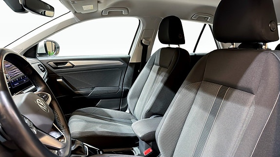 Volkswagen T-Roc 8 of 19