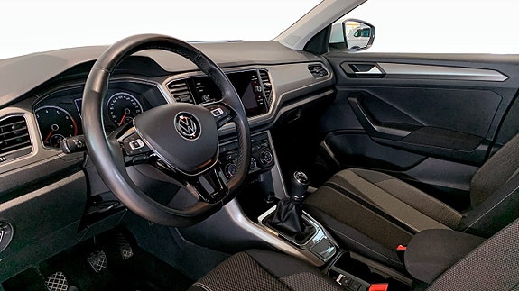 Volkswagen T-Roc 7 of 15
