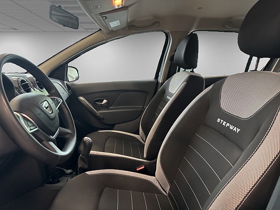 Dacia Sandero 8 of 15