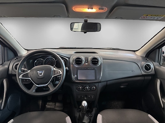 Dacia Sandero 7 of 15