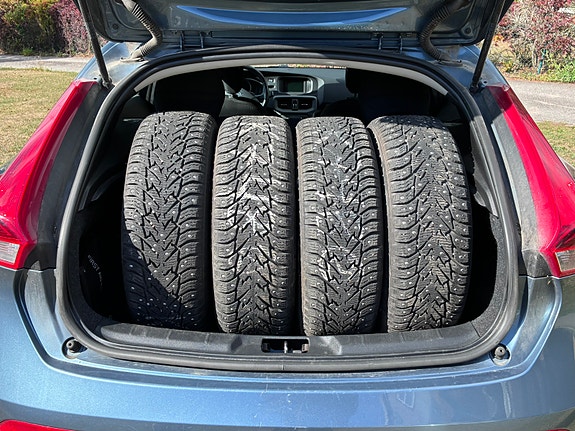 Volvo V40 5 of 5