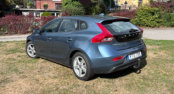 Volvo V40 3 of 5