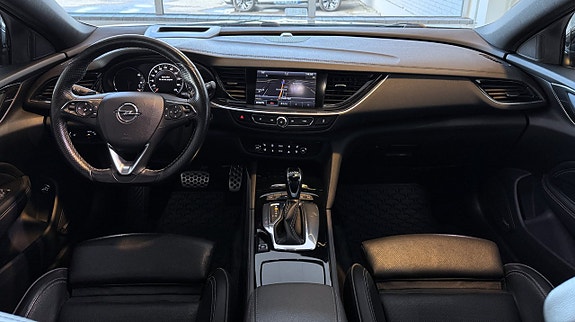 Opel Insignia 16 of 24