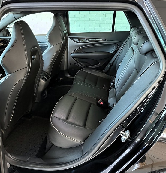 Opel Insignia 12 of 24
