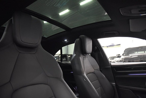 Porsche Macan 4 14 of 30