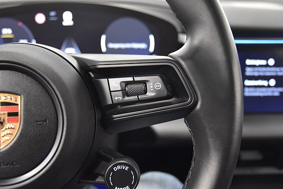 Porsche Macan 4 11 of 30