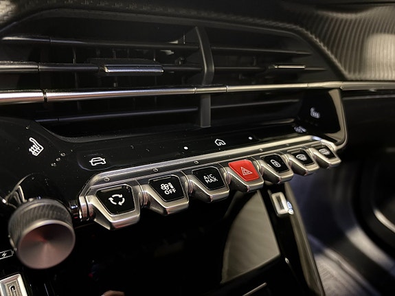Peugeot 2008 13 of 18