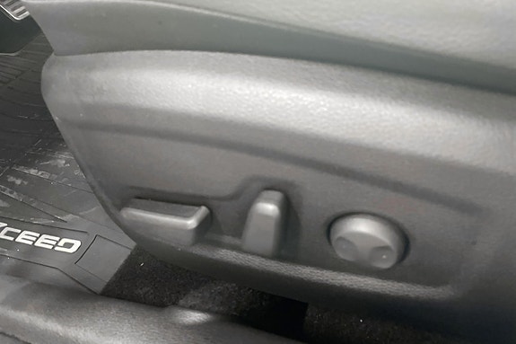Kia XCeed 28 of 29