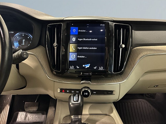 Volvo XC60 11 of 21