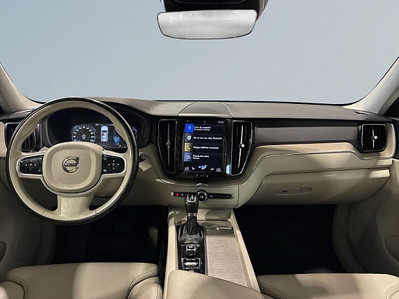 Volvo XC60 8 of 21