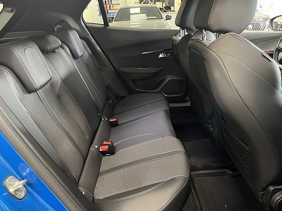 Peugeot 2008 8 of 16