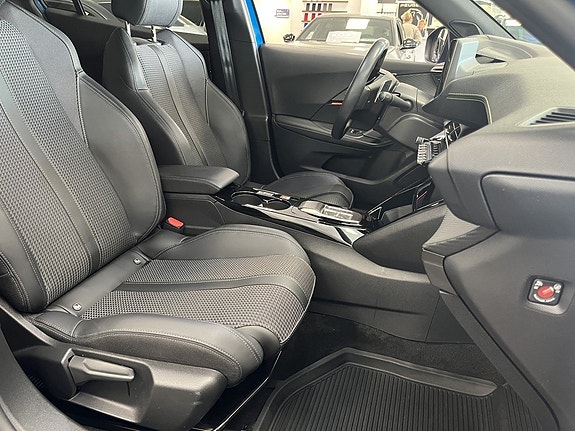 Peugeot 2008 9 of 16