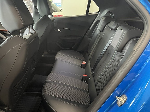 Peugeot 2008 7 of 16