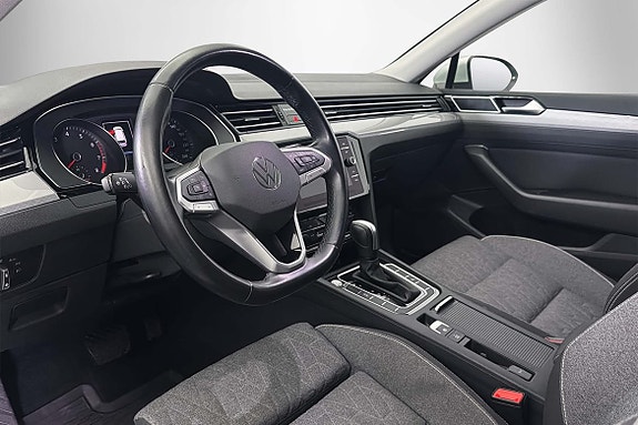 Volkswagen Passat 4 of 14