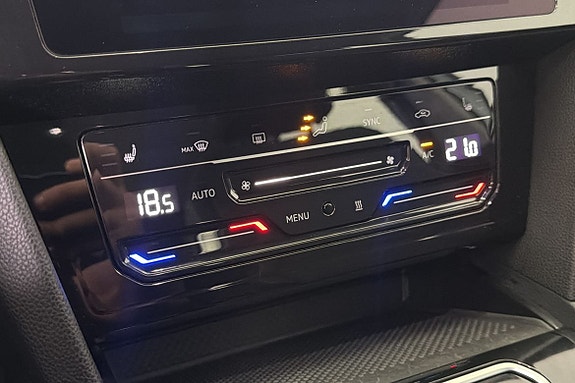 Volkswagen Passat 11 of 14