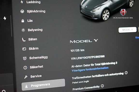 Tesla Model Y 15 of 21