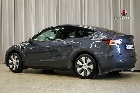 Tesla Model Y 5 of 21
