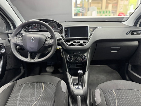 Peugeot 208 6 of 9