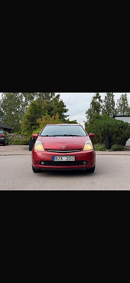 Toyota Prius 4 of 7