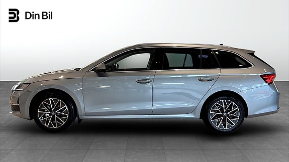 Skoda Octavia 2 of 9